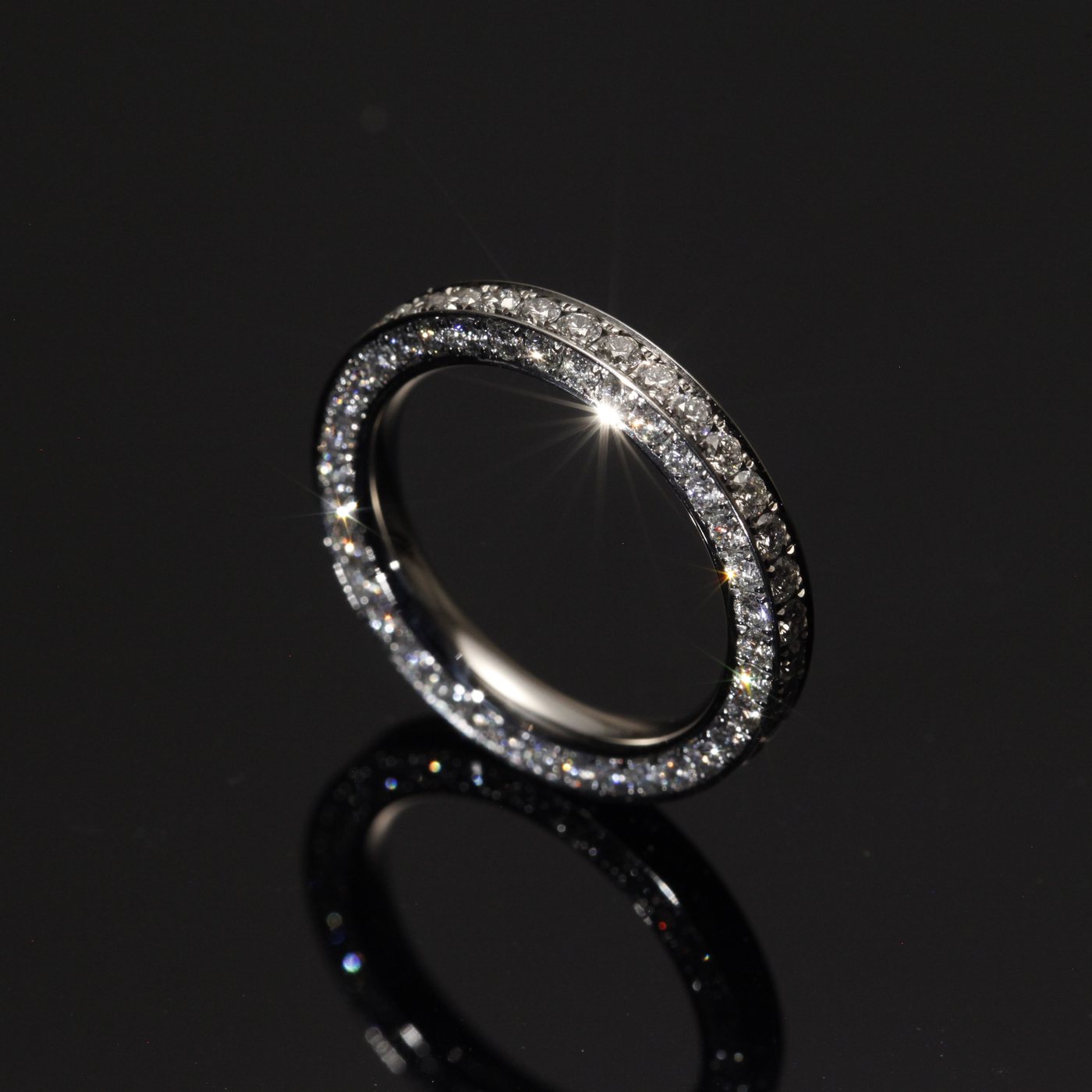 Memoire-Ring in Weißgold mit Diamanten als Vorsteckring