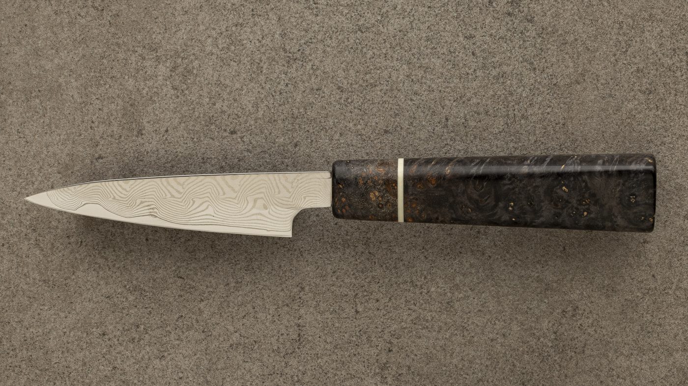 Kleines Officemesser mit dunklem Wurzelholzgriff und heller Zwischenlage
